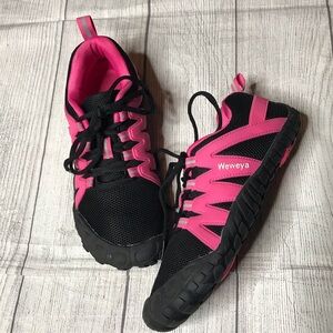 WEWEYA Barefoot Minimalist Running Cross Training Shoe Womens Size 7.5. (38)